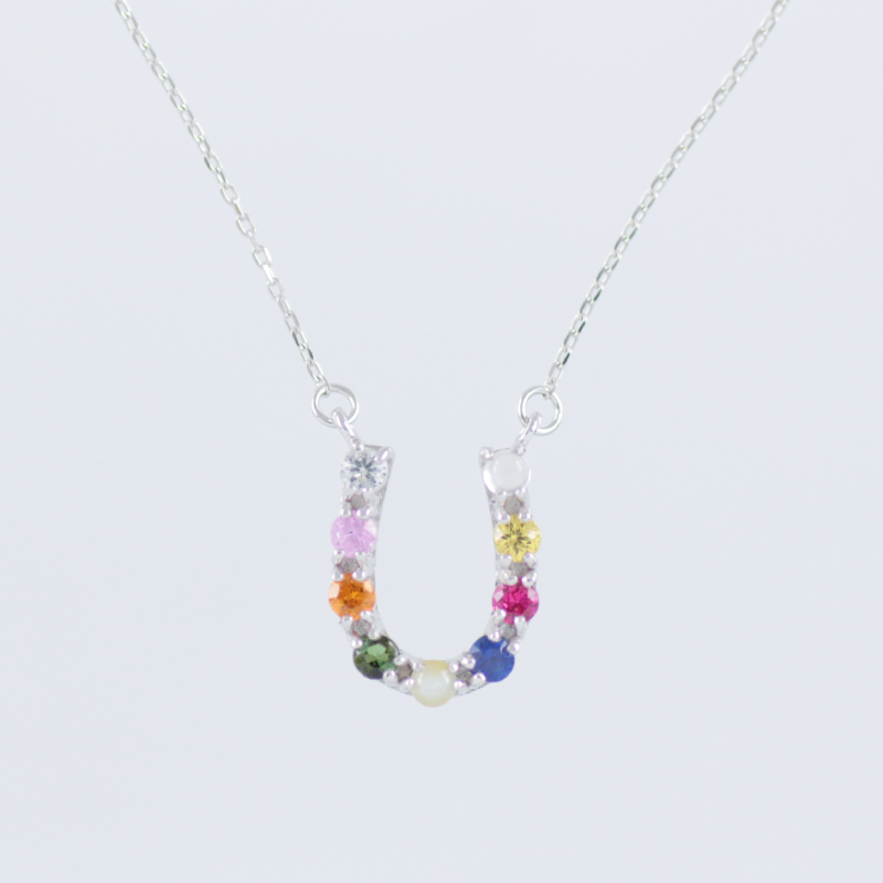 18K ホースシュー ペンダント ナワラタナ WG 正面 ｜めぐみ｜メグミ｜お守り ジュエリー| QVC