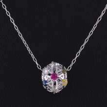 Load image into Gallery viewer, 18K nawaratana x Flower Pendant-Top Yellow Gold